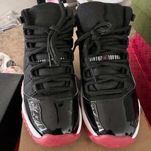 Bred 11s size 6y